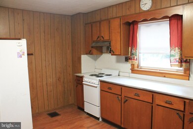 924 Morgantown Rd, Reading, PA 19607 - photo 5