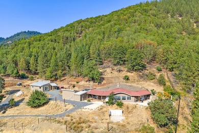 4220 Wards Creek Rd, Rogue River, OR 97537 - photo 6