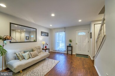 13549 Deerwater Dr, Germantown, MD 20874 - photo 3