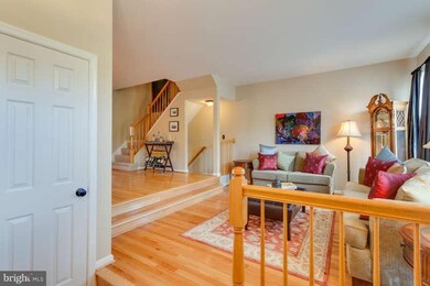 2553 James Madison Cir, Herndon, VA 20171 - photo 2