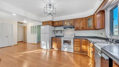 517 Richmond Ave, Sheboygan Falls, WI 53085 - photo 7