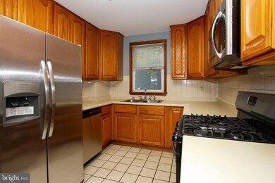 255 Asbury Rd, Pasadena, MD 21122 - photo 7