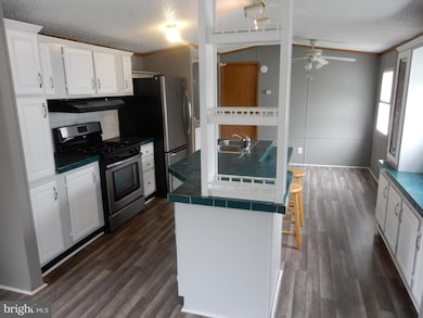 239 Edward Ln, Lothian, MD 20711 - photo 2