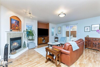04-Living Room 20201202-DW-2186