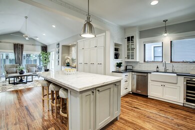 946 Merrill St, Houston, TX 77009 - photo 2