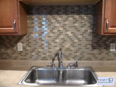 723 Bismark St, Seguin, TX 78155 - photo 4