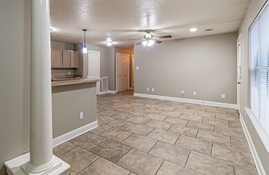 629 Carrell St unit B, Tomball, TX 77375 - photo 6