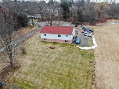 47 Valley Ln, Amherst, MA 01002 - photo 3