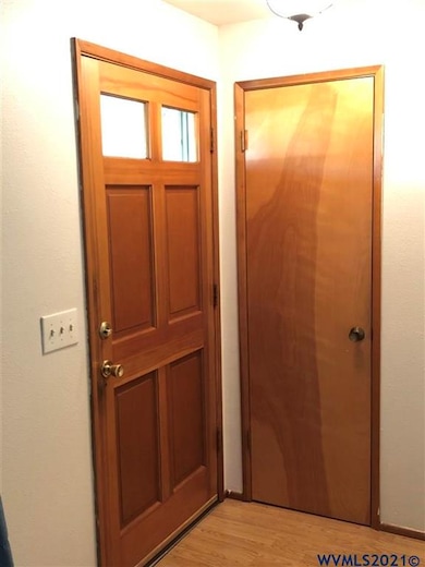 887 NE Fleming Ave unit B1, Gresham, OR 97030 - photo 2