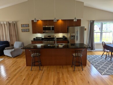 22 Snowberry Cir unit B, Deerfield, MA 01373 - photo 6