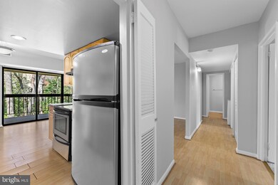 11600 Stoneview Square unit 22C, Reston, VA 20191 - photo 2