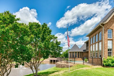 Gorgeous views of Cannal with Water Fountains adjacent to Home