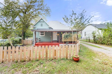 2910 N. Chamberlain-5