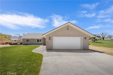 29990 Horsethief Dr, Tehachapi, CA 93561 - photo 2