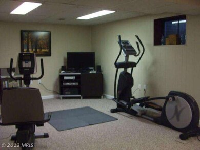 12715 Sutters Ln, Bowie, MD 20720 - photo 4