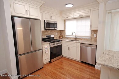 57 Saturn Ln unit 57, Staten Island, NY 10314 - photo 6