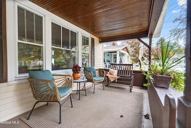 9 Cuthbert St, Schenectady, NY 12302 - photo 4