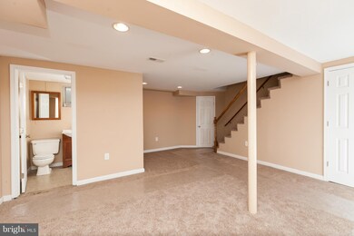 905 Lyndhurst St, Baltimore, MD 21229 - photo 4