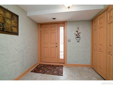 Foyer.
