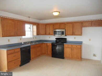 164 Carnival Dr, Taneytown, MD 21787 - photo 4