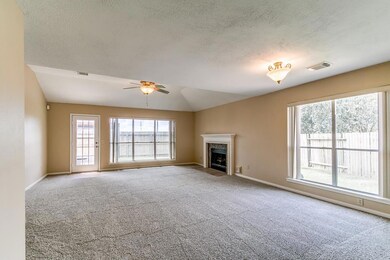 4013 Spring Branch Dr E, Pearland, TX 77584 - photo 5