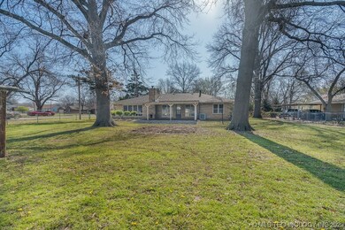 919 N Chickasaw Ave, Claremore, OK 74017 - photo 3