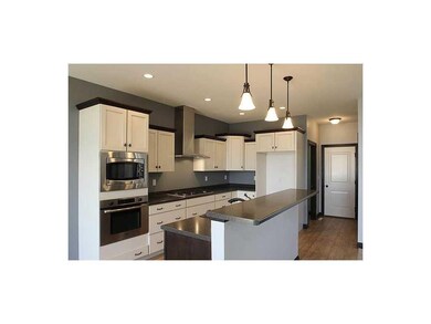 Kitchen. customized with stainless appliance packa