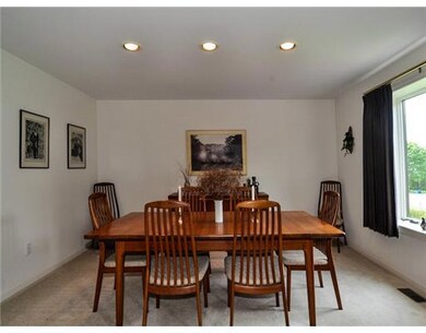 10 Jacobs Point Rd, Warren, RI 02885 - photo 4