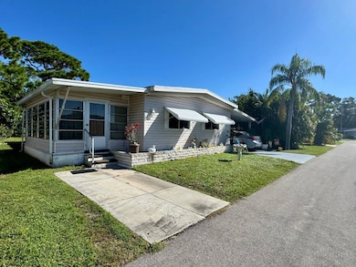 4654 Pittenger Dr, Sarasota, FL 34234 - photo 2