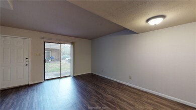 202 Lincoln Ave unit D, College Station, TX 77840 - photo 4