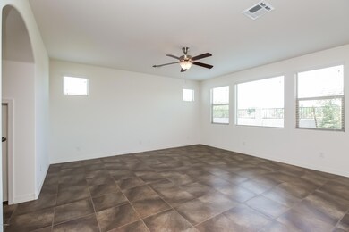 001-photo-living-room-5875072