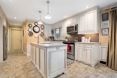 16-web-or-mls-705StDavidsLn_16