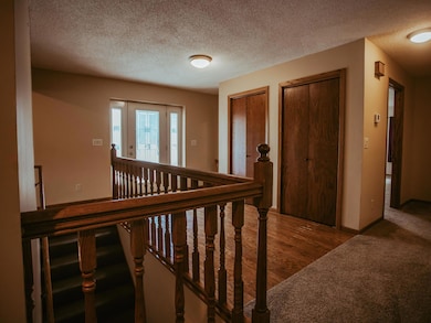 610 25th St SW, Austin, MN 55912 - photo 2