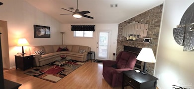 7300 Glidden Ln, Pensacola, FL 32526 - photo 3