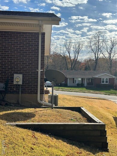 4359 Blythewood Dr, Florissant, MO 63033 - photo 6