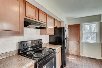 2438 Joyce Ave Columbus OH-large-004-004