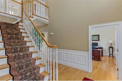 25 Dairy Dr, Upton, MA 01568 - photo 3