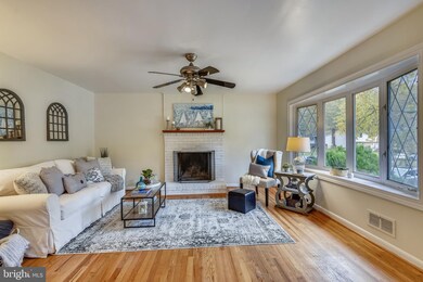 409 Edgemere Dr, Annapolis, MD 21403 - photo 2