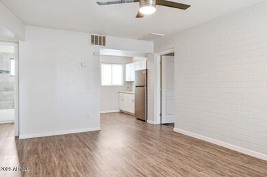 1744 W Glendale Ave unit 9, Phoenix, AZ 85021 - photo 2