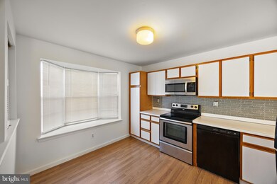 78 Three Rivers Dr, Newark, DE 19702 - photo 2