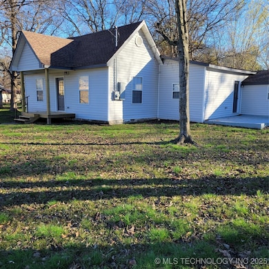 511 S State St, Wagoner, OK 74467 - photo 2