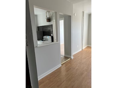 2408 Cambreleng Ave unit 13, Belmont, NY 10458 - photo 2