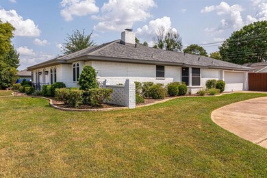 241 Circleview Dr S, Hurst, TX 76054 - photo 3