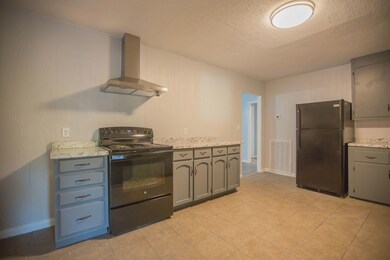 50 McCallie Rd (17 of 30)