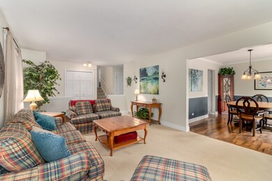 11S671 Mcgrath Ln, Naperville, IL 60564 - photo 3