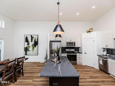 Kitchen 4