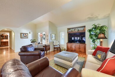 Living/dining combination