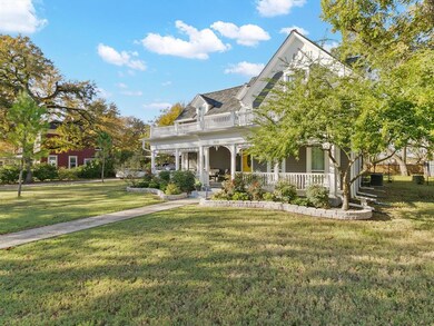 719 N Anglin St, Cleburne, TX 76031 - photo 2