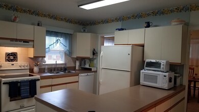 185 Clover St, Worcester, MA 01603 - photo 7