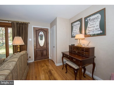 862 Parkridge Dr, Media, PA 19063 - photo 2